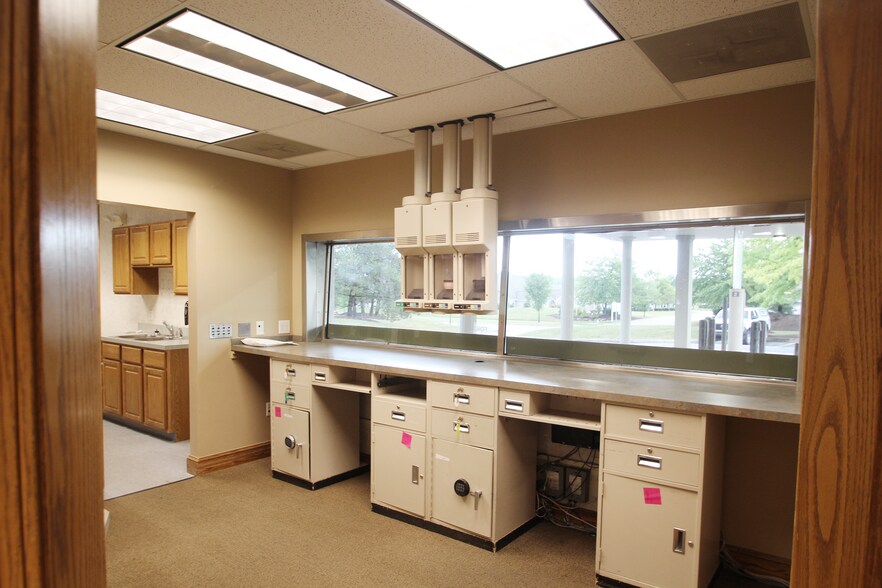 More Photos Of 285 E Reagan Dr, Medina Office For Lease