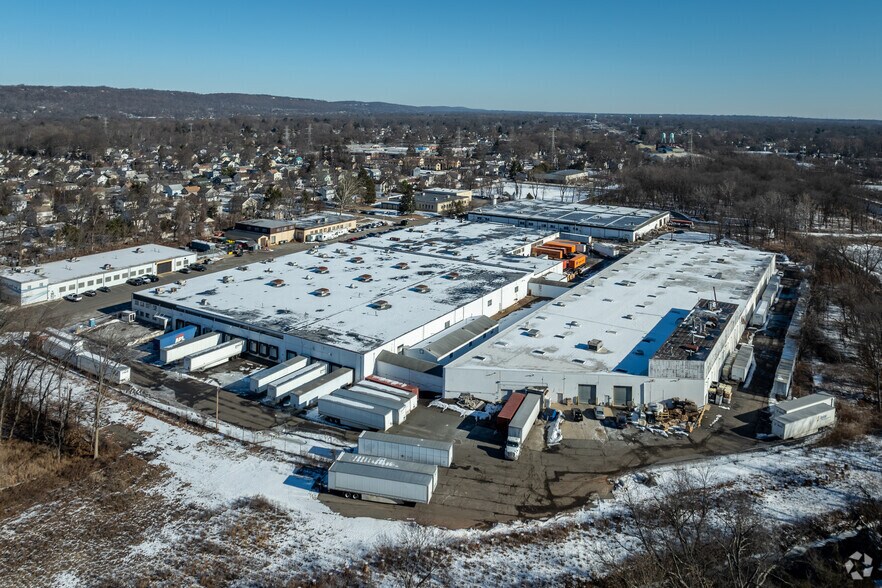 More Photos Of 207 Pond Ave, Middlesex Warehouse For Sale