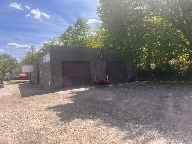 More Photos Of 8131 Maccorkle Ave, Charleston Auto Repair For Sale