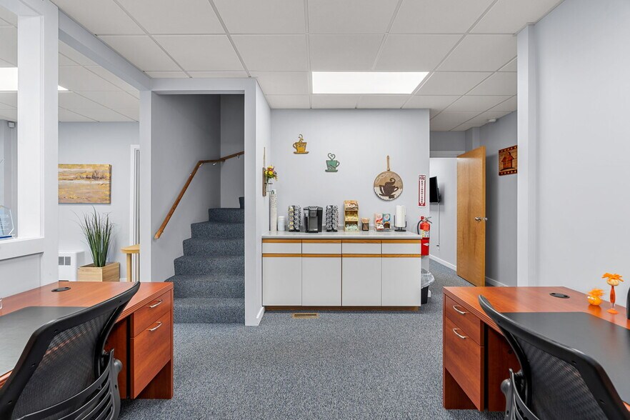 More Photos Of 859 Washington St, Easton Office For Lease