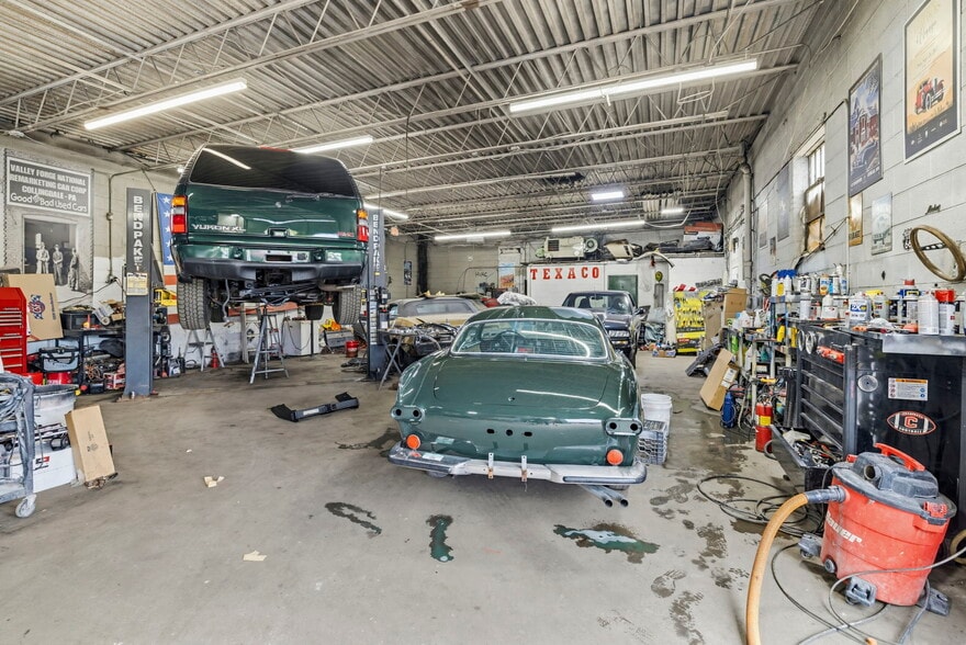 More Photos Of 6 Roberta Ave, Collingdale Warehouse For Sale