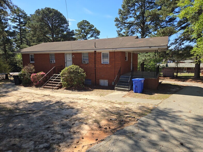 Primary Photo Of 4305 Rosehill Rd, Fayetteville Multifamily For Sale