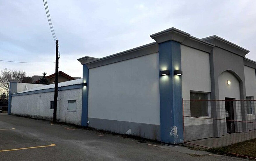 More Photos Of , Red Deer General Retail For Sale
