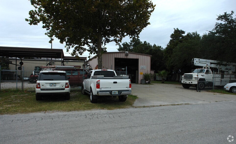 More Photos Of 4765 Spring Ave, Clearwater Manufacturing For Sale