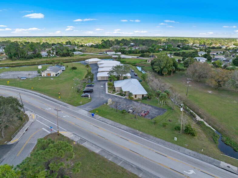 More Photos Of 302 Lee Blvd, Lehigh Acres Self Storage For Lease