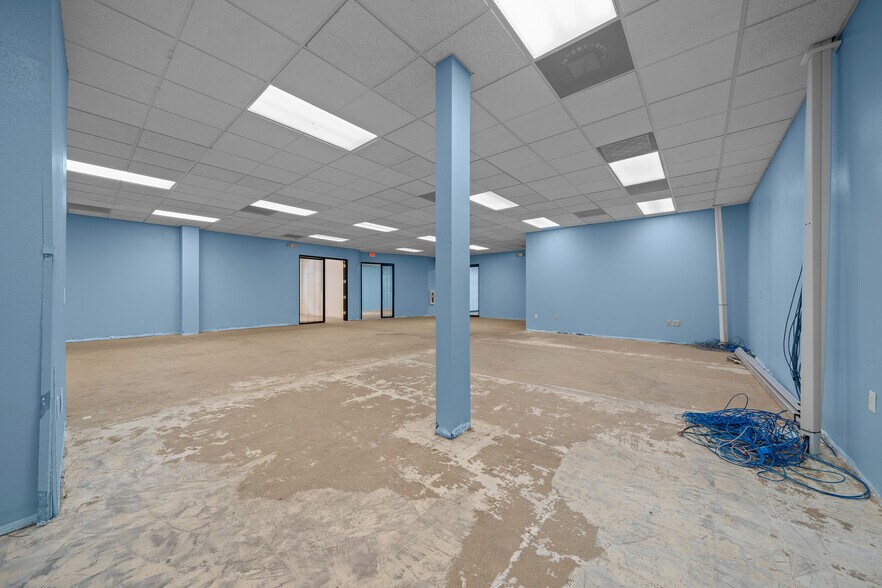 More Photos Of 5885 Central Ave, Saint Petersburg Office For Lease
