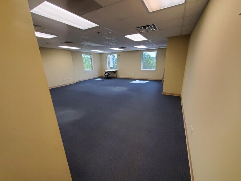 More Photos Of 2600 Beverly Dr, Aurora Light Distribution For Lease