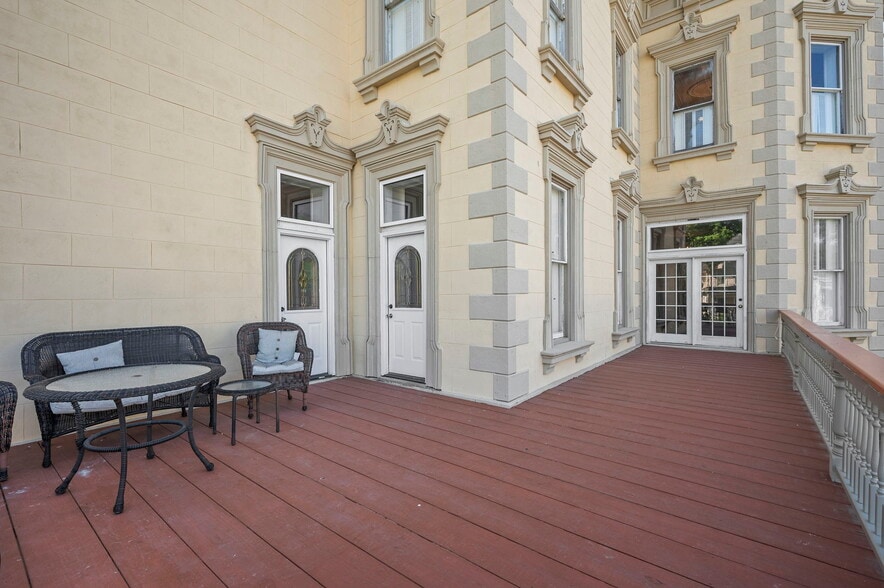 More Photos Of 403 E Adams St, Sandusky Hospitality For Sale