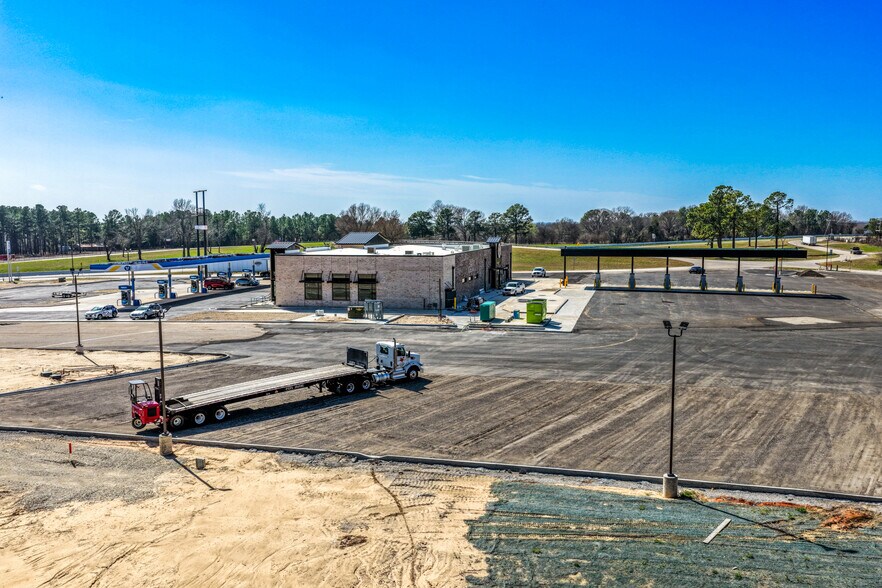 More Photos Of 24782 Interstate 20 W, Lindale General Retail For Lease