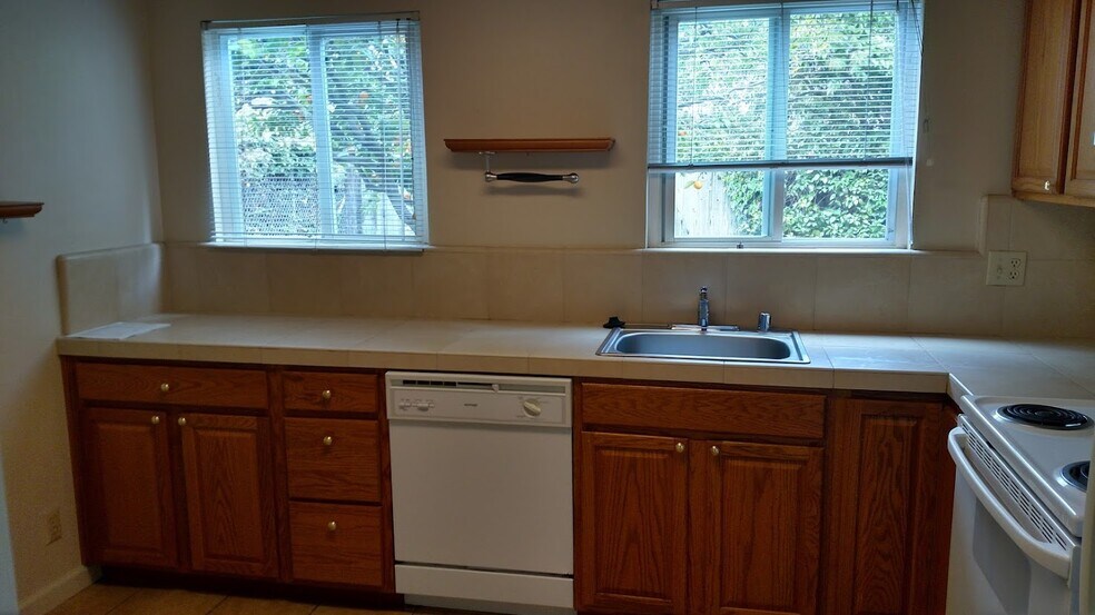 More Photos Of 711 9th Ave, San Mateo Apartments For Sale