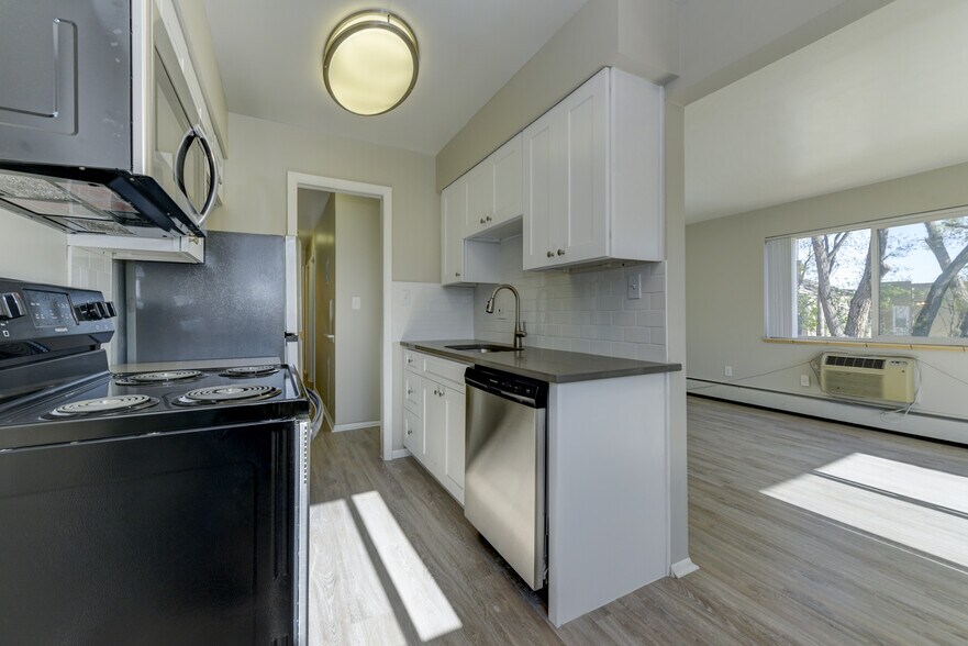 More Photos Of 1363 Pierce St, Lakewood Apartments For Sale