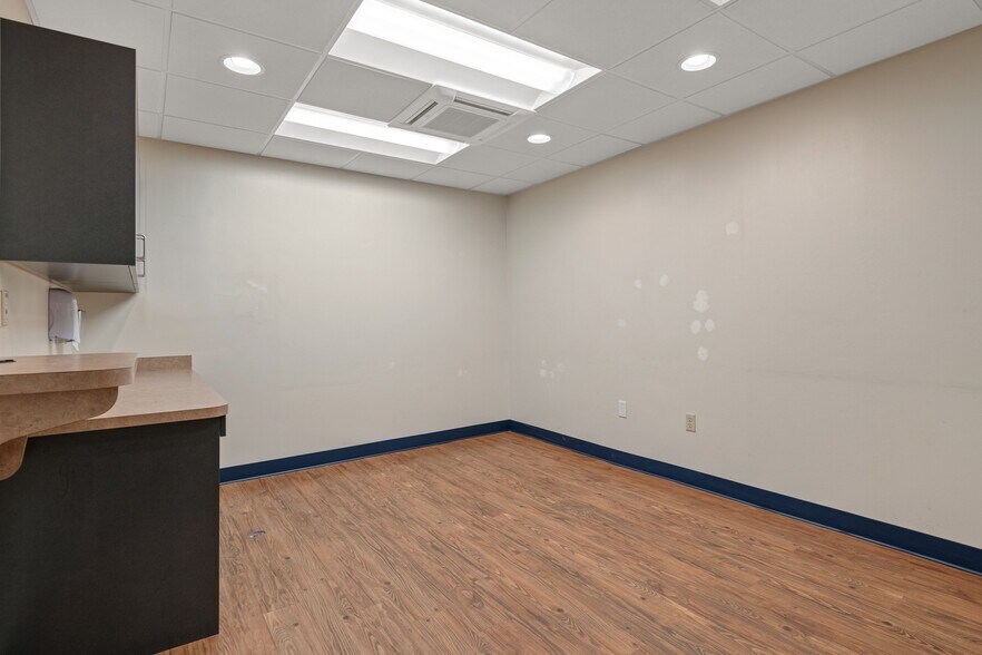 More Photos Of 99 November Dr, Camp Hill Medical For Lease