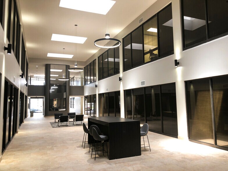 More Photos Of 17440 N Dallas Pky, Dallas Loft Creative Space For Lease