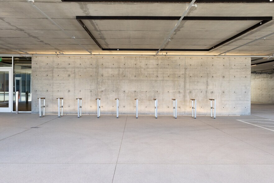 More Photos Of 5950 W Jefferson Blvd, Los Angeles Office For Lease