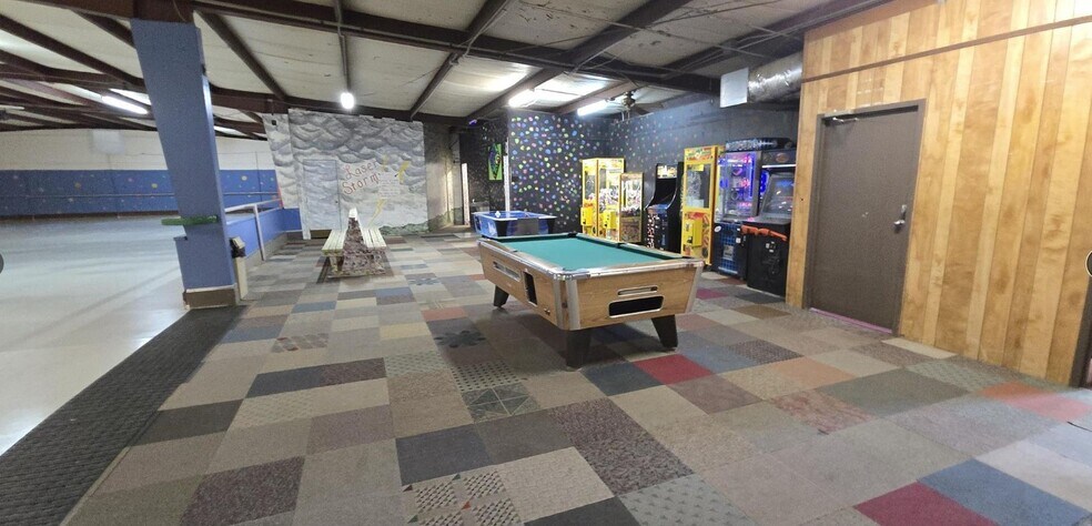 More Photos Of 2009 Falls Blvd N, Wynne Skating Rink For Sale