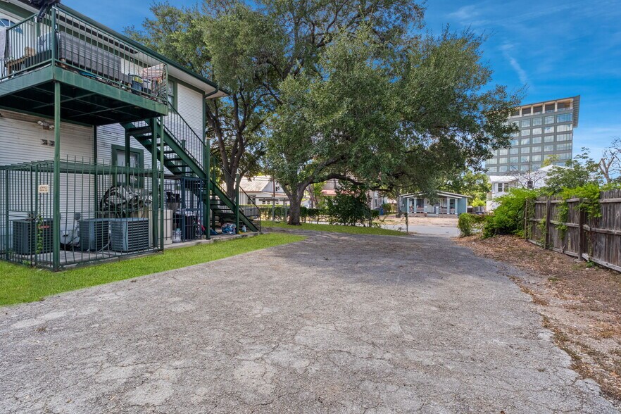 More Photos Of 603 E Grayson St, San Antonio Apartments For Sale