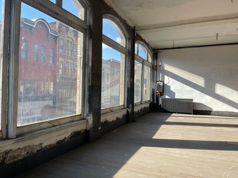 More Photos Of 1317 E Carson St, Pittsburgh General Retail For Sale