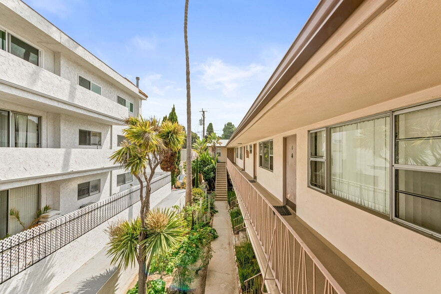 More Photos Of 1050 12th St, Santa Monica Apartments For Sale