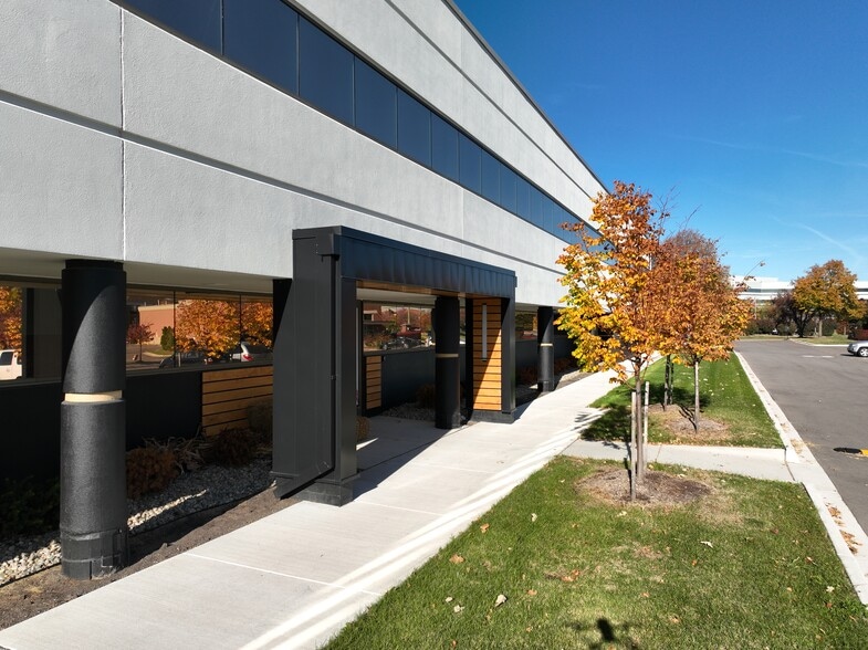 More Photos Of 28625 Northwestern Hwy, Southfield Medical For Lease