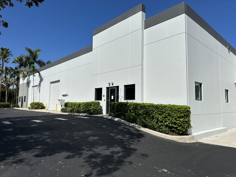 More Photos Of 4935 Park Ridge Blvd, Boynton Beach Warehouse For Lease