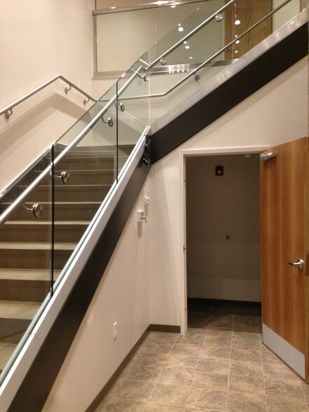 More Photos Of 92-94 Walnut St, Saugus Office For Sale
