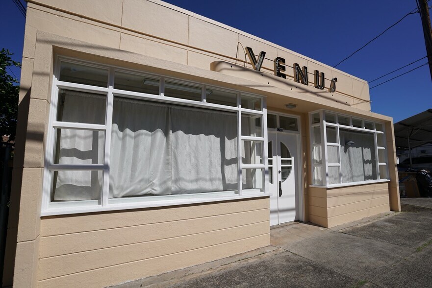 Primary Photo Of 3208 Waialae Ave, Honolulu Storefront For Sale