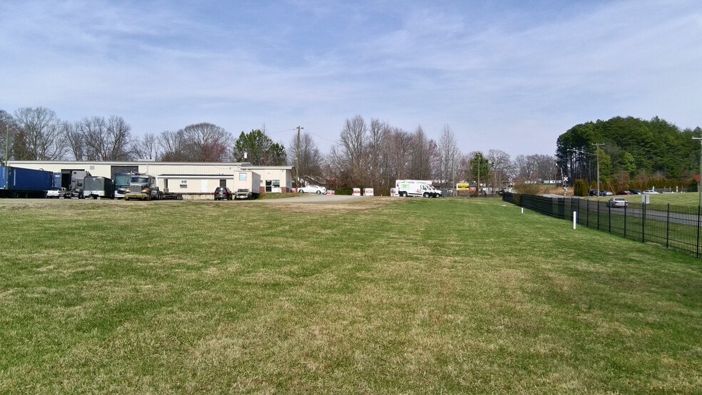 More Photos Of 208 Lithia Inn Rd, Lincolnton Self Storage For Sale
