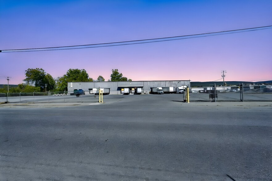 More Photos Of 280 Grand St, Hamburg Warehouse For Sale