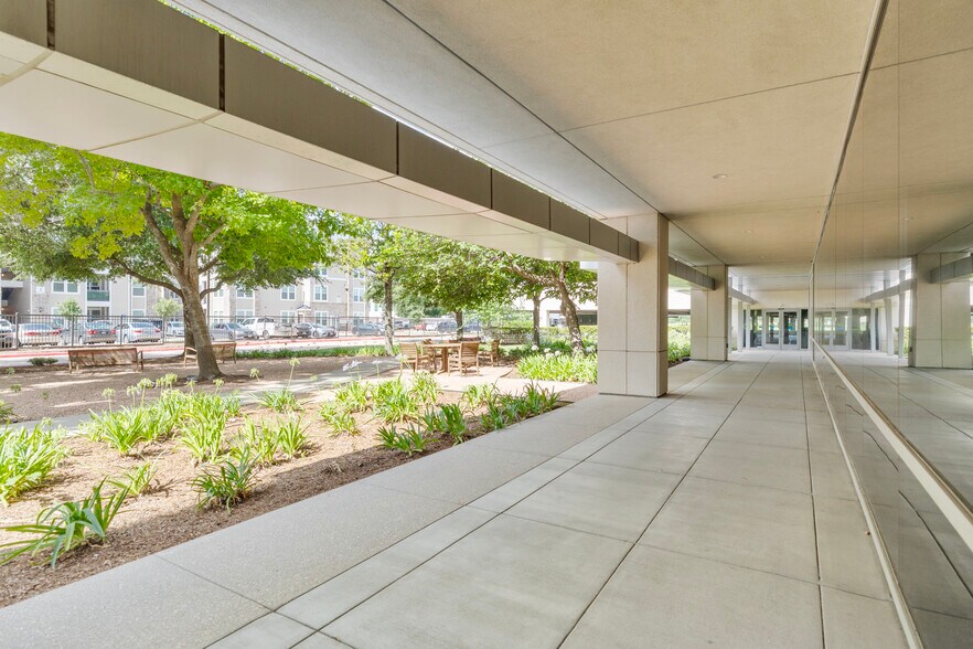 More Photos Of 6002 Rogerdale Rd, Houston Office For Lease