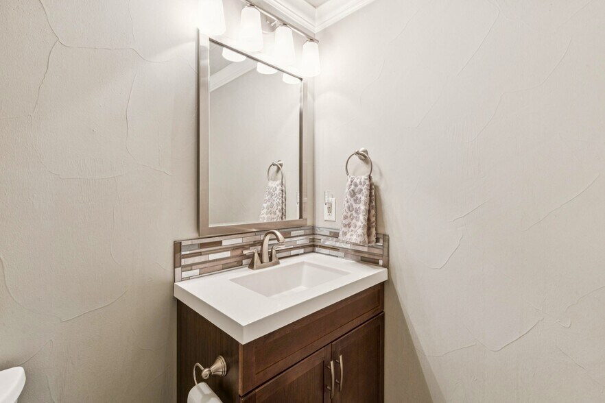 More Photos Of 15809 Addison Rd, Addison Airplane Hangar For Sale