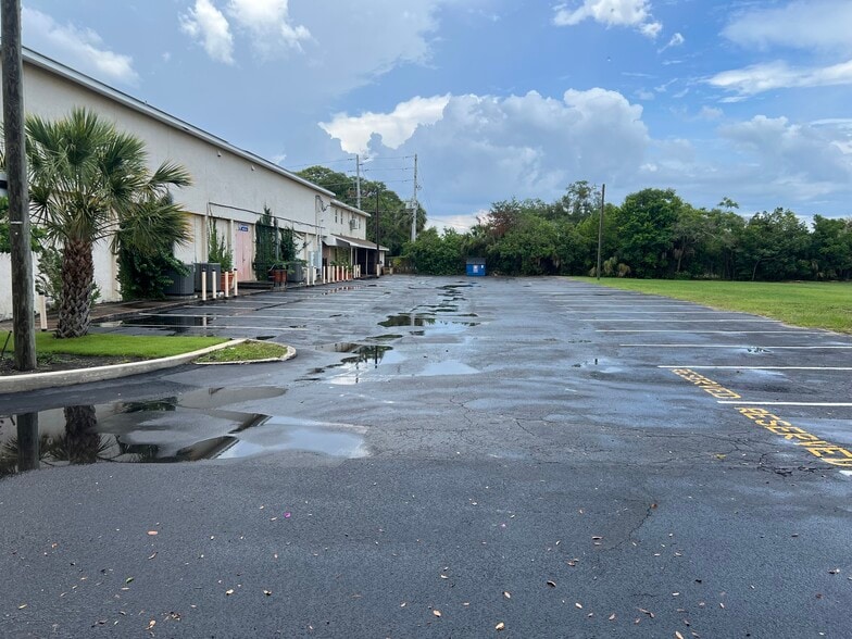 More Photos Of 2950 Aloma Ave, Winter Park Storefront Retail Office For Lease