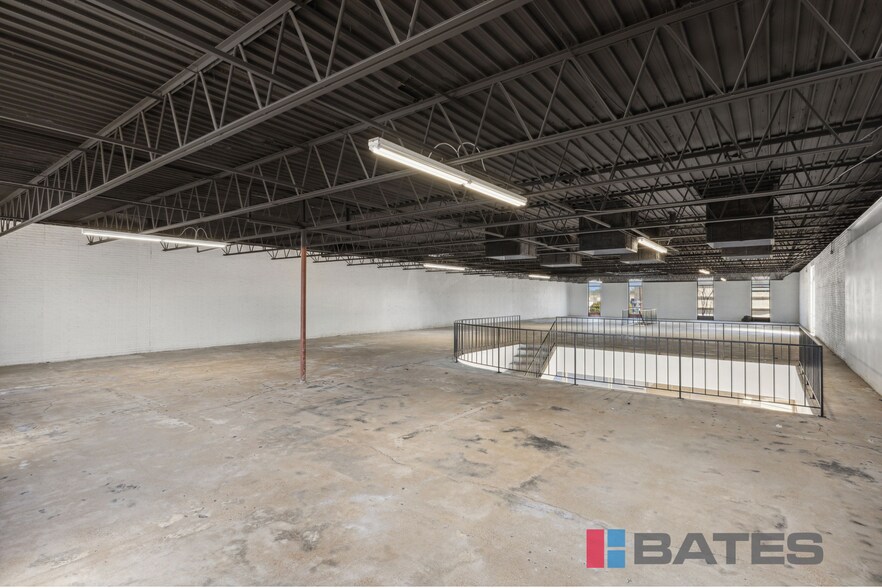 More Photos Of 9525 & 9535 Skillman St, Dallas Showroom For Sale