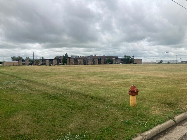 More Photos Of 2207 Broadway, Minot Land For Sale