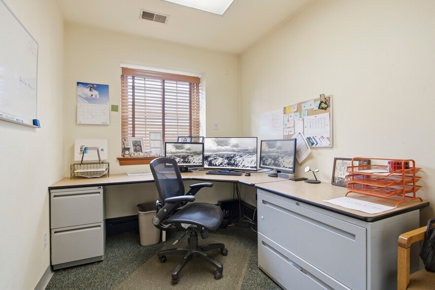 More Photos Of 678 Ferne Blvd, Drexel Hill Office For Sale
