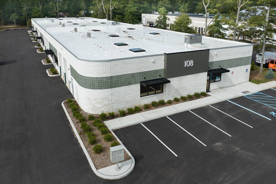 More Photos Of 104 Lake Ave S, Nesconset Industrial For Lease