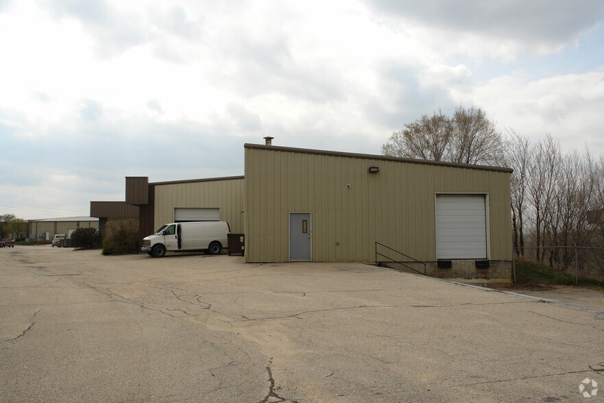 More Photos Of 4520-4524 F St, Omaha Warehouse For Lease
