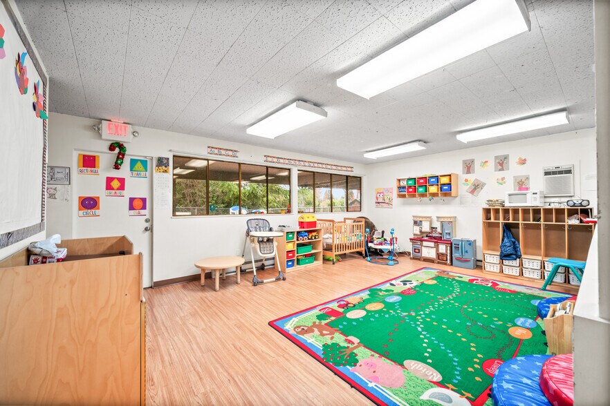 More Photos Of 12975 SW Grant St, Tigard Daycare Center For Sale