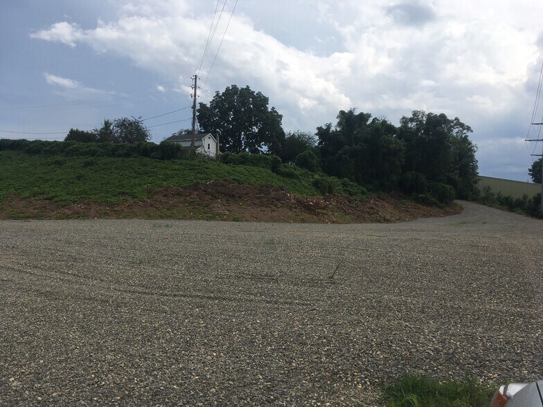 More Photos Of 3330 Hollins Rd NE, Roanoke Land For Lease