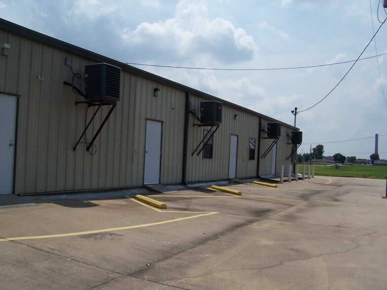 More Photos Of 3620 De La Ronde Dr, Chalmette Storefront Retail Office For Lease