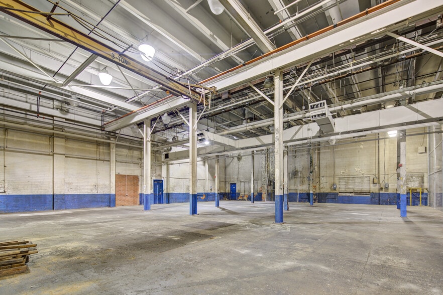 More Photos Of 3036 Gillespie St, Fayetteville Manufacturing For Lease