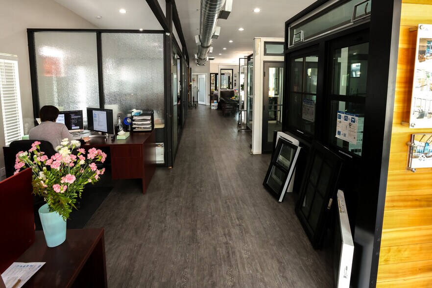 More Photos Of 18738 Sherman Way, Reseda Storefront For Sale