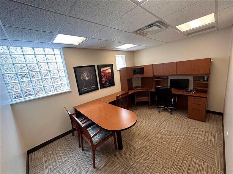 More Photos Of 2247 Babcock Blvd, Pittsburgh Office For Lease
