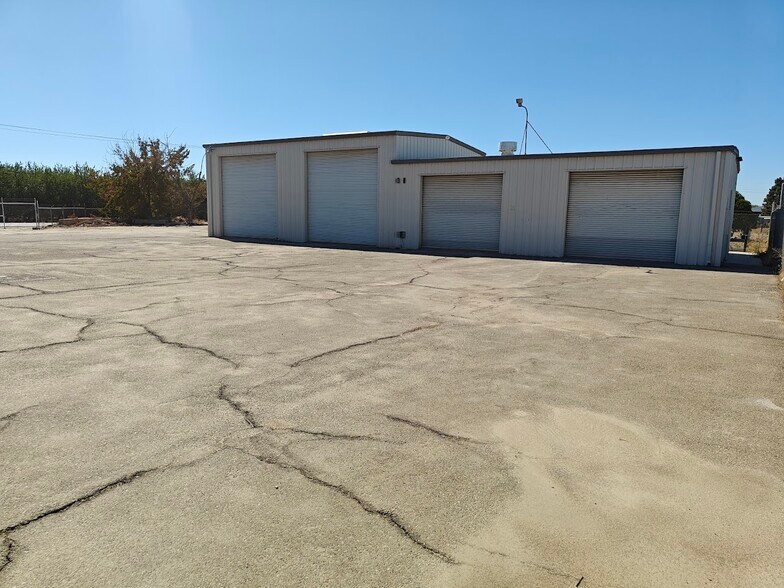 More Photos Of 10600 E Mountain View Ave, Selma Warehouse For Lease