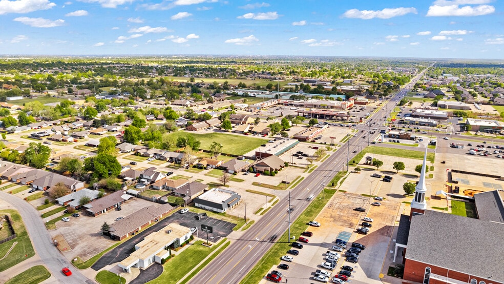 More Photos Of 8720 S Penn Ave, Oklahoma City Office For Sale