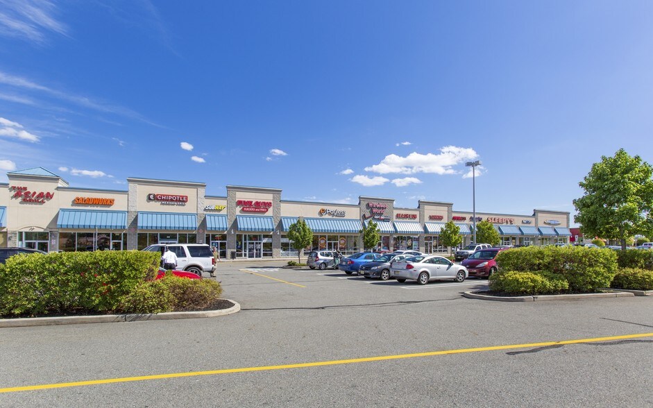More Photos Of 84 Rt 17, East Rutherford General Retail For Lease