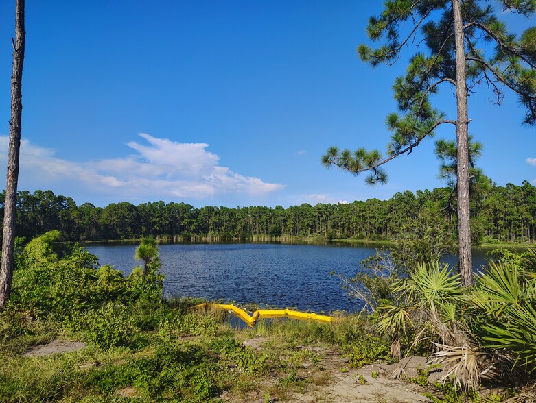 More Photos Of 2095 Commerce Lakes Dr, Port Saint Lucie Warehouse For Sale