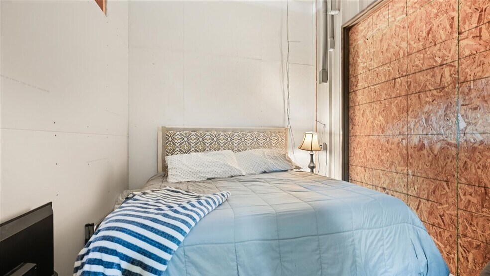 More Photos Of 307 N Washington St, Melrose Warehouse For Sale