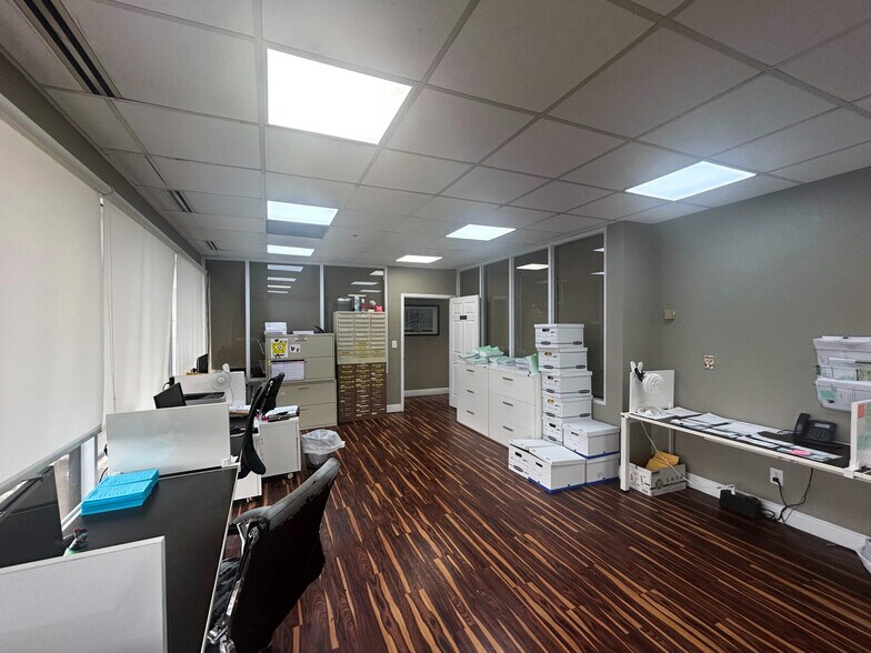 More Photos Of 900 W 49th St, Hialeah Medical For Sale