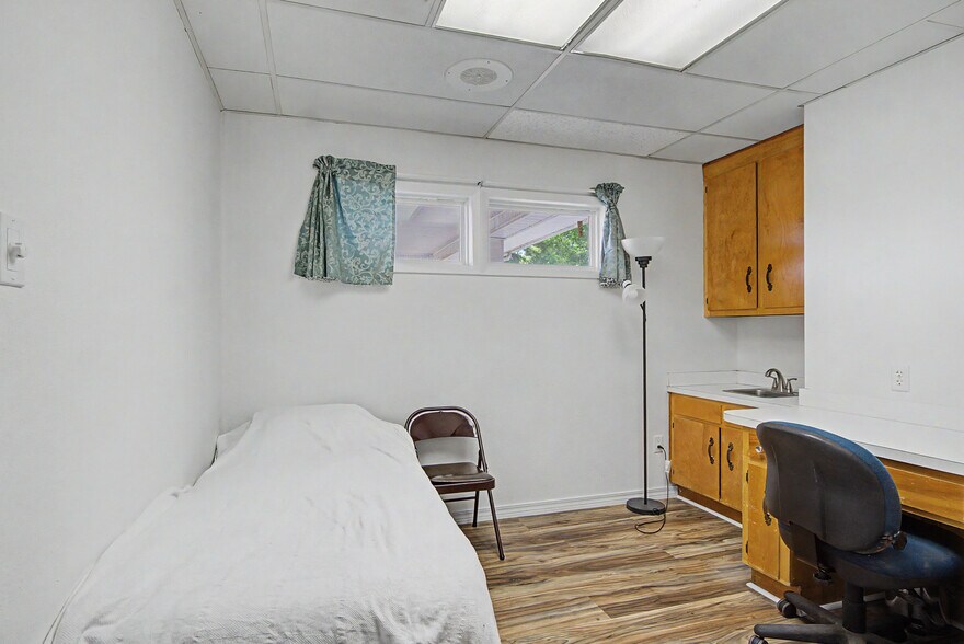 More Photos Of 71 Midtown Park W, Mobile Medical For Sale
