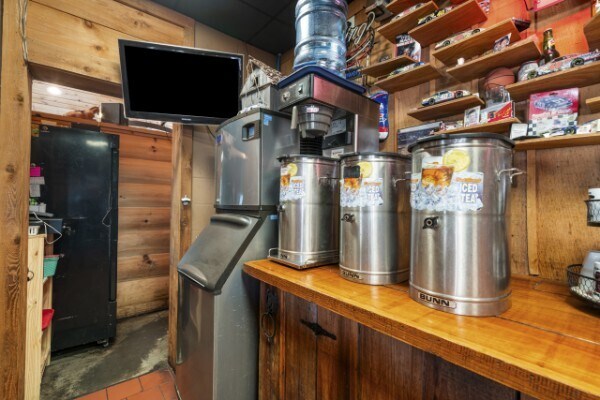 More Photos Of 601 N 1st St, Pulaski Restaurant For Sale